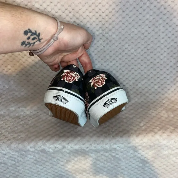 Vans - Picture 5 of 5